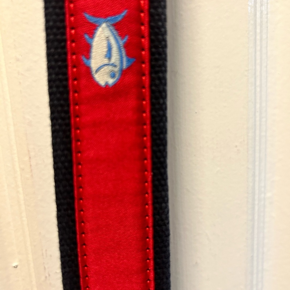 SOUTHERN TIDE SKIPJACK NAVY & RED CANVAS WEBBING BELT.
